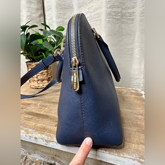 Michael Kors Cindy navy large dome crossbody leather purse with gold hardware - Picture 15 of 17